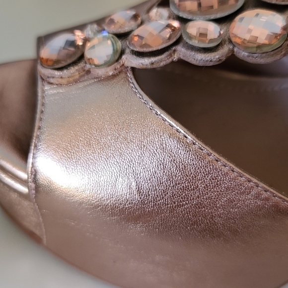 VINCE Camuto rose gold metallic heels US7 - Picture 8 of 10